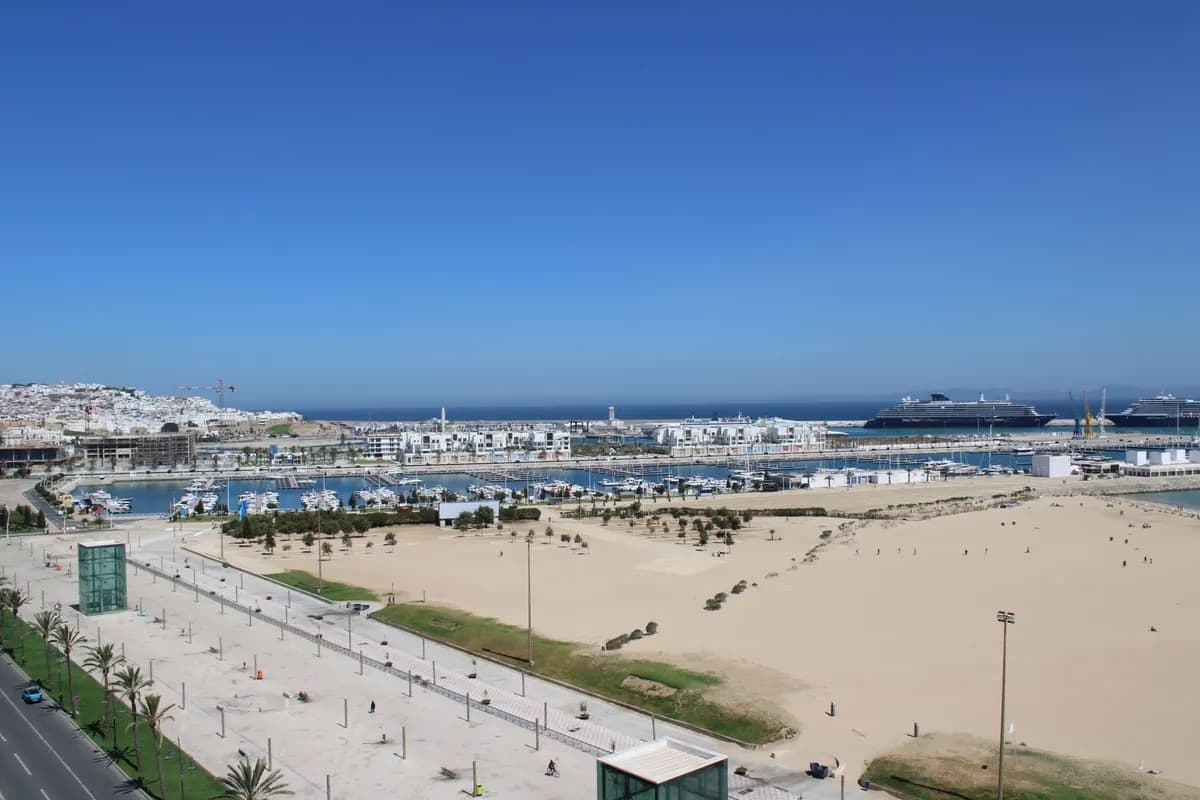 Tanger, Maroc, port et ville